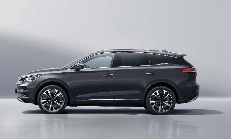BYD Tang L in arrivo in Europa